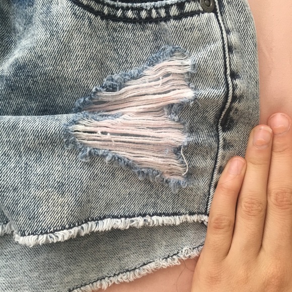 NWOT Hot Topic Ripped High Rise Shorts - Picture 6 of 7